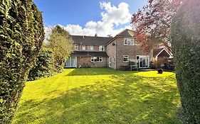 High Trees Guest House Gatwick